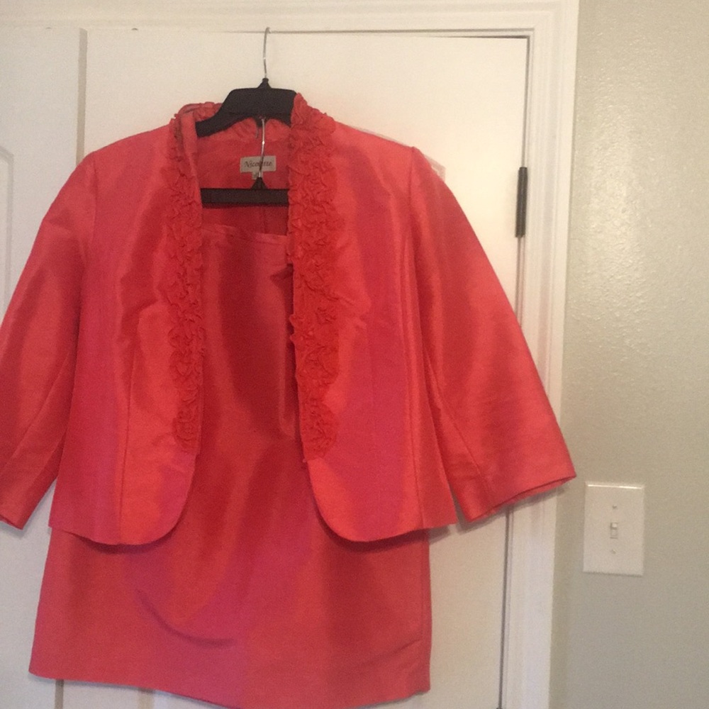 Suit - Picture 3 of 3